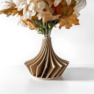 The Kario Short Vase, Modern and Unique Home Decor for Dried and Preserved Flower Arrangement