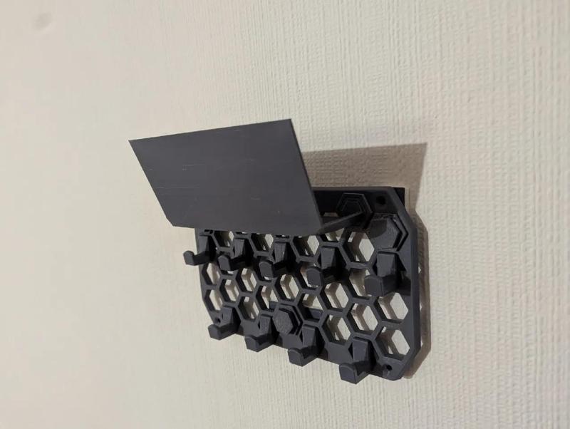 Honeycomb Wall – Front Walled Shelf