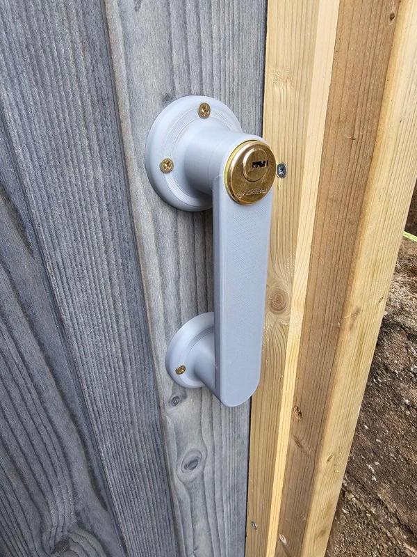 Gate Handle hiding barrel lock