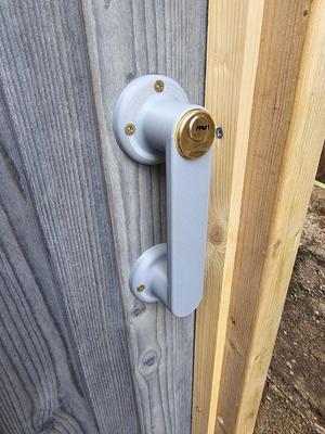 Gate Handle hiding barrel lock