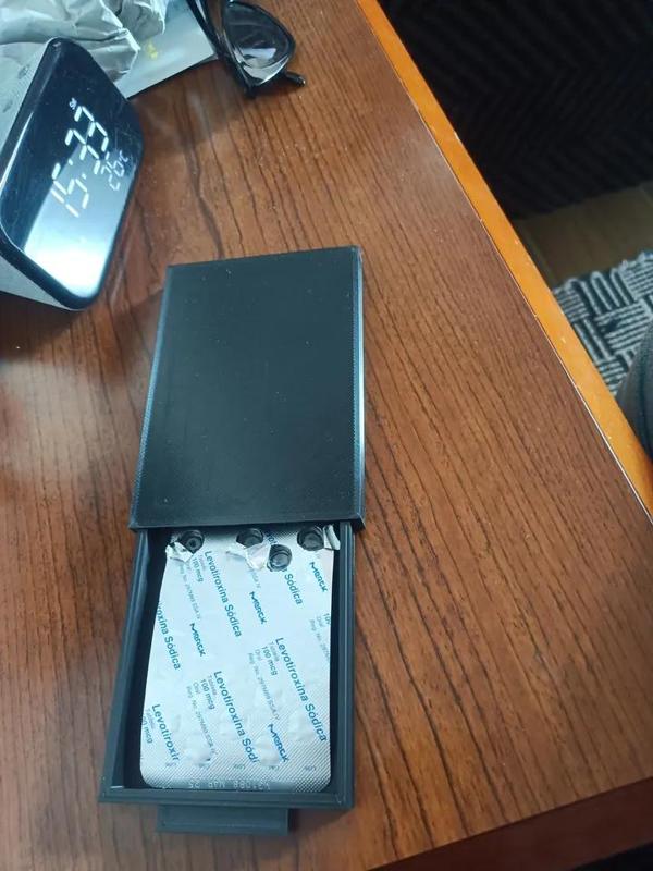 Cajon cerrado para levotiroxina