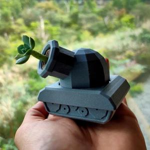 TankPot: Violently cute succulent plant pot FDM (low poly)