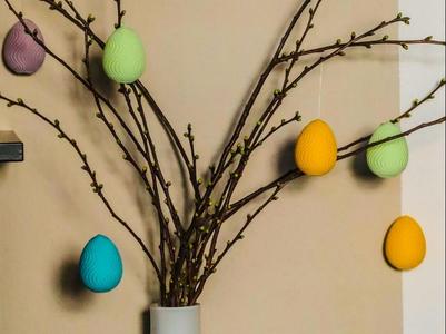 Hanging Easter Eggs