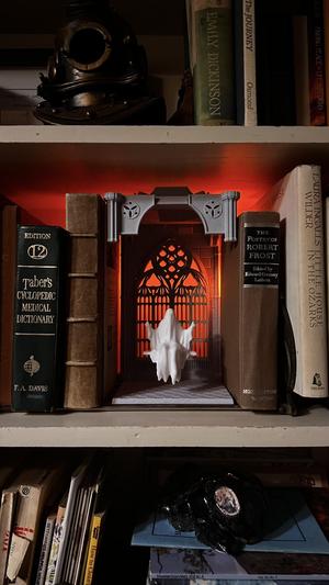 Spooky Swinging Halloween Ghost Book Nook
