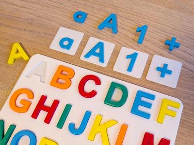 The most complete set of Digits & Letters (lowercase and uppercase) with operators, with or without square bases for kids to learn alphabet and spelling