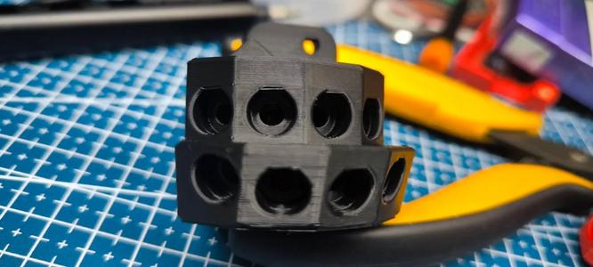 BoxTurtle 8 way hub