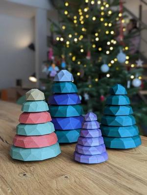 Low Poly Stackable Christmas Tree