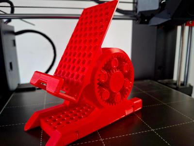 Adjustable phone stand