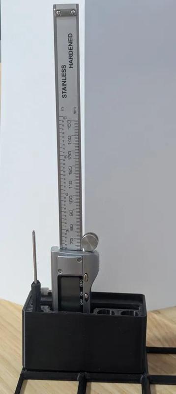 Gridfinity Caliper Holder (with screwdriver slot)