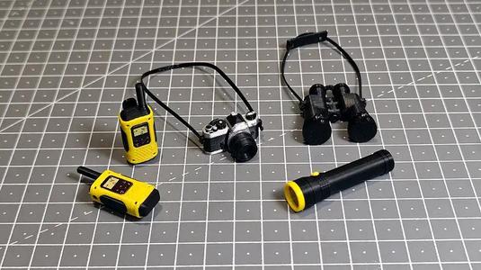 Pack of 1/6 Scale Accessories: Camera, Walkie Talkies, Binoculars and Flashlight