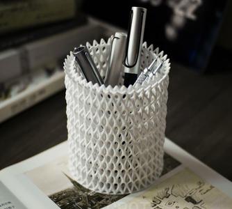 Weaving pen holder