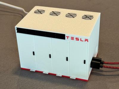 Tesla Megapack USB Charger