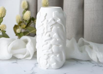 Forest Leaf Whispers – Elegant Vase with Intricate Leaf Patterns