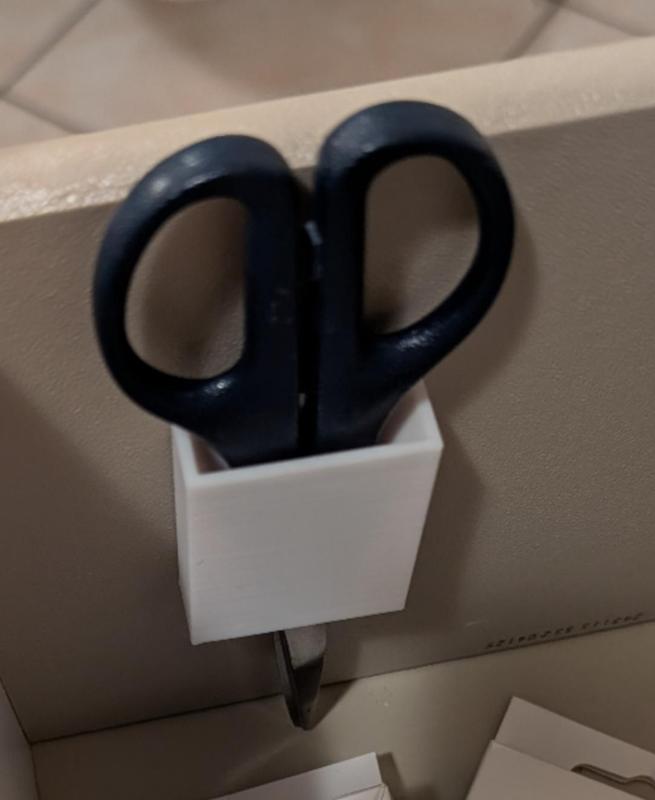Customizable scissor holder