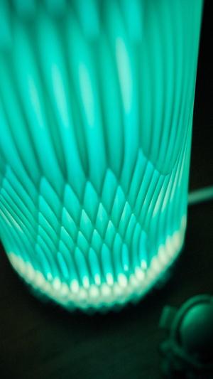 minimal mesh lamp woody