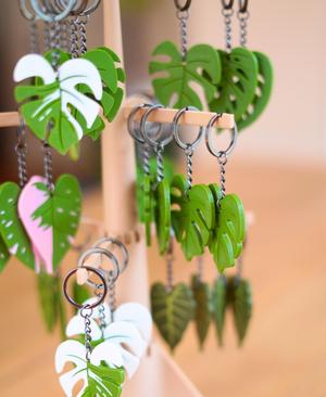 Leafy Keys – Houseplant Keychains – Monstera Albo plant leaves for car keys