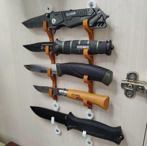 Vertical display knife holder