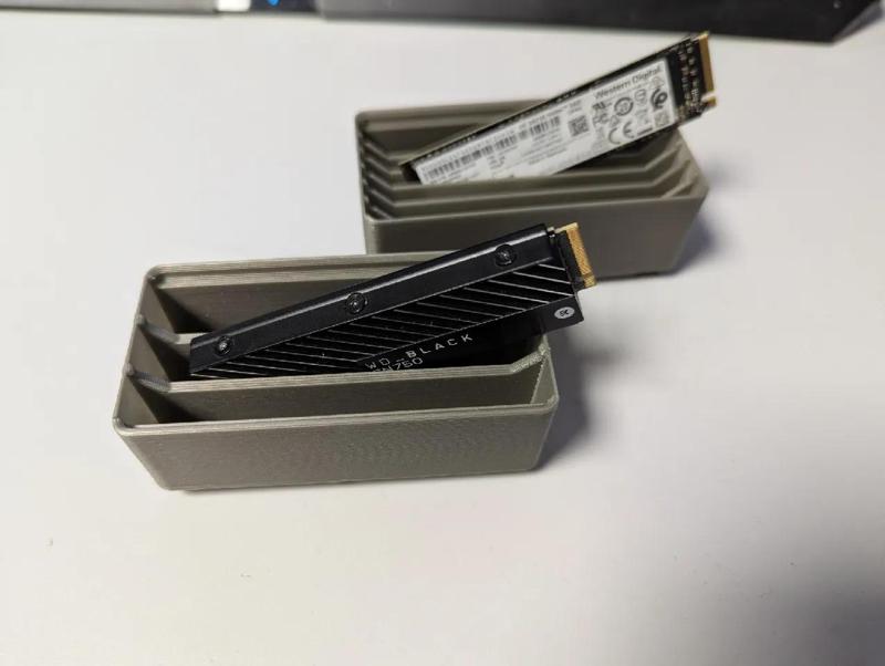 Gridfinity M.2 2280 Stackable Holders – Remixed for Heatsinks