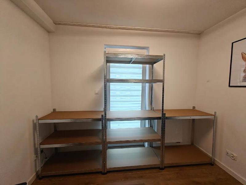 Feet for metal rack