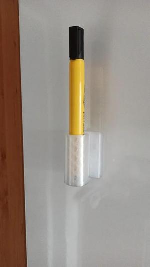 Whiteboard single pen holder V2 (Parametric)