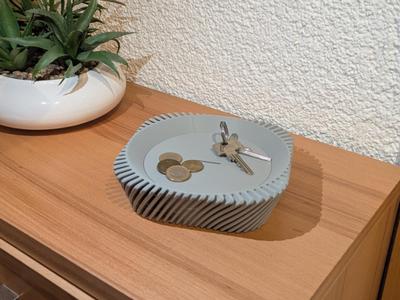 Hallway tray for keys and coins