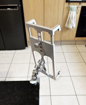 Ipad swivel desk mount