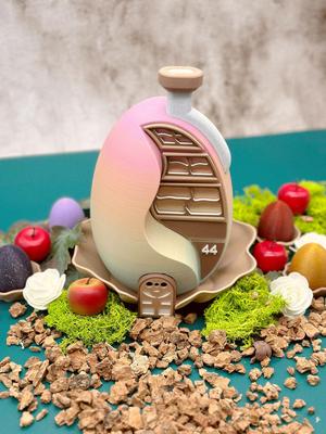 EASTER HOUSE