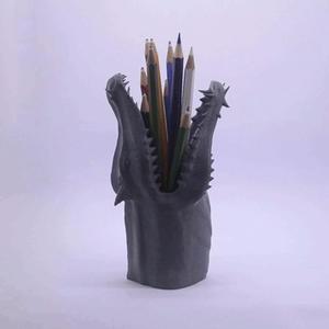 Dragon pen holder