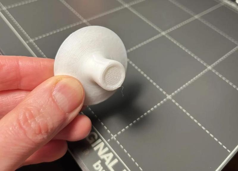 Thin layers scraper with MAGNET cavity (no glue)