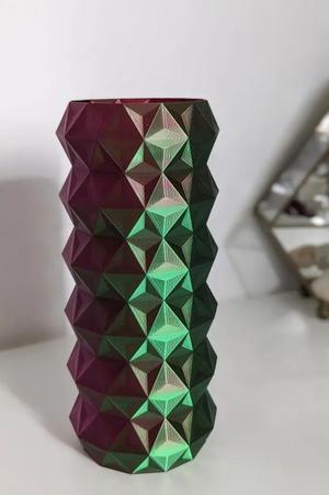 Low poly Vase