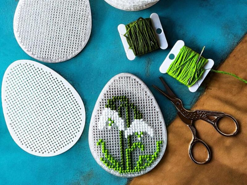 Easter Egg Cross Stitch Mesh Blank