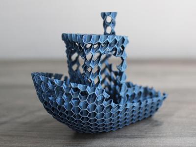 Honeycomb Benchy – Hexagonal Design
