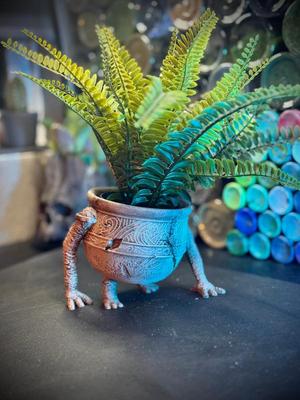 Pot boy planter