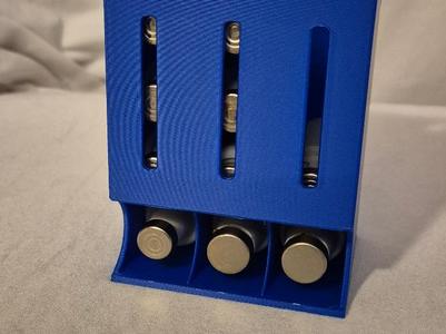 D-type fuse storage / dispenser