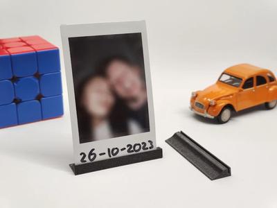 The Simplest Instax Polaroid stand