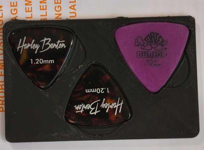 Wallet insert for 3 triangular picks. (Dunlop and HB)
