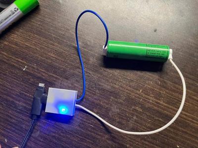 Li-ion Battery Charger with Magnetic Connector