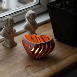 Heart shaped tealight candleholder