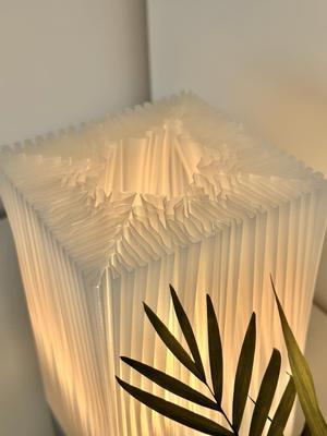 GLINTIS table lamp