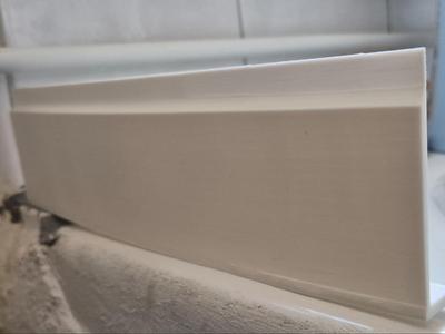 Corner bathtub splash guard slight curve V1