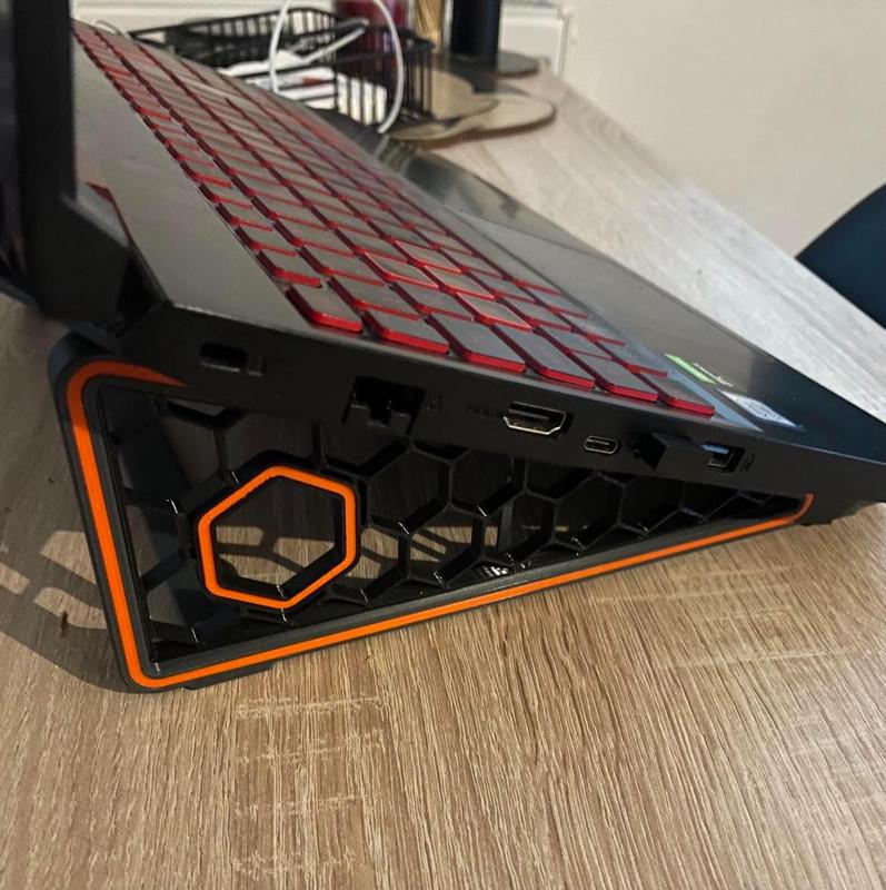 Laptop stand