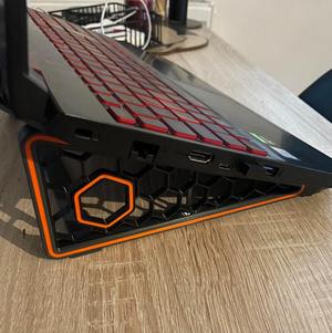Laptop stand