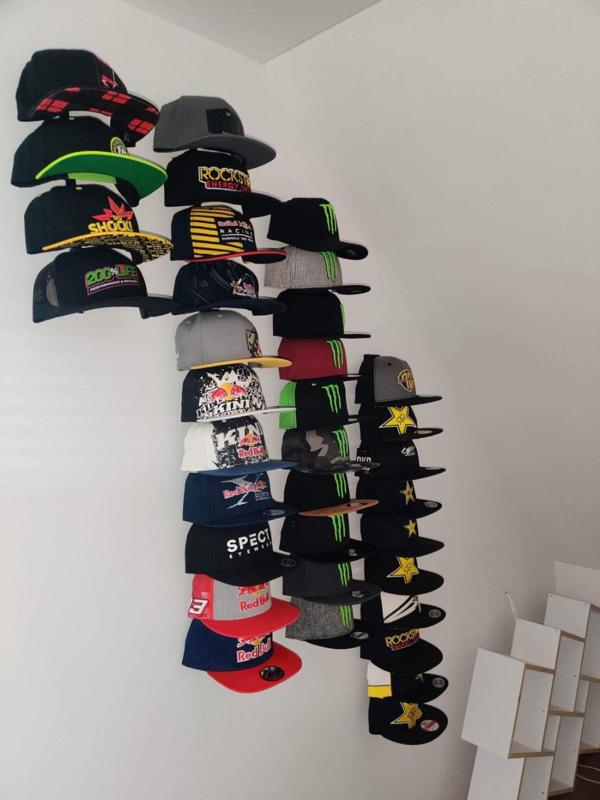 Hat rack for wall