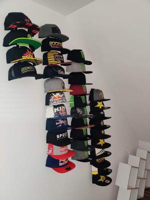 Hat rack for wall