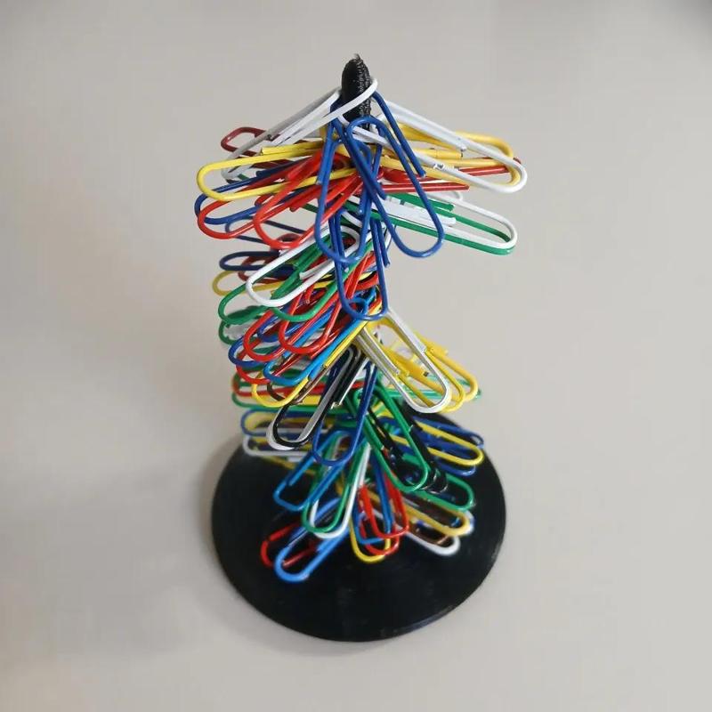 paper clips stand
