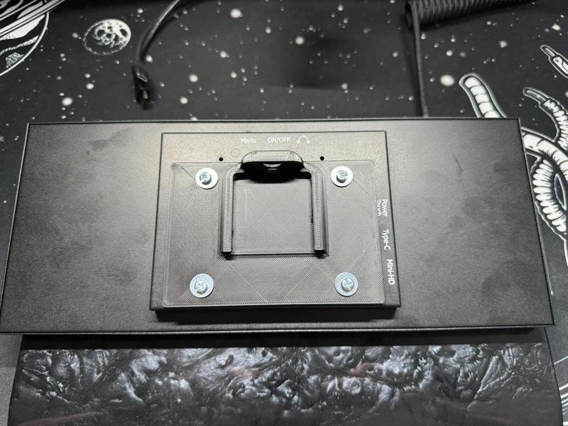 75×60 VESA for VIVO Pole Mount