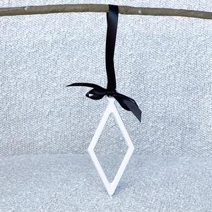 Christmas ornament flat diamond white/black   