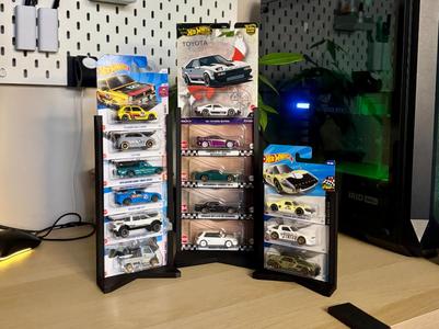Hot Wheels Stand / Display – One-Piece Design