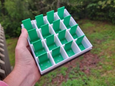 4×4 Seed Starter Kit – Self Watering Cells