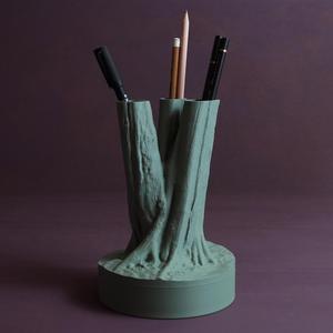 Tree trunk pencil holder / desk organizer “Thuja Occidentalis”